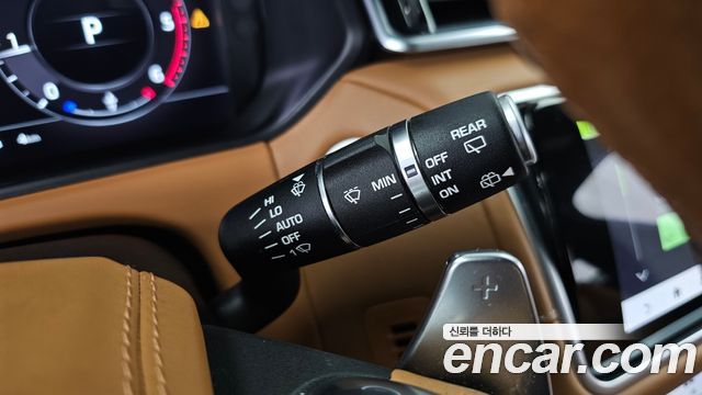 Land Rover Range Rover Velar 2018 — photo 29