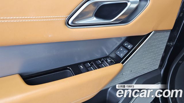 Land Rover Range Rover Velar 2018 — photo 30