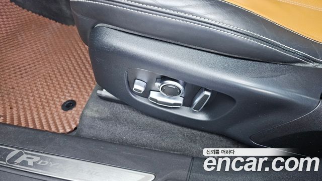 Land Rover Range Rover Velar 2018 — photo 32