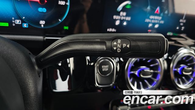 Mercedes-Benz EQA 2024 — photo 12