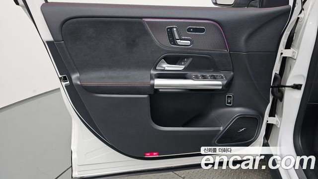 Mercedes-Benz EQA 2024 — photo 14