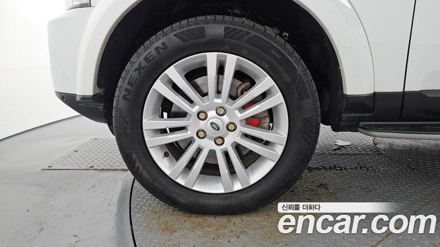 Land Rover Discovery 2014 — photo 5