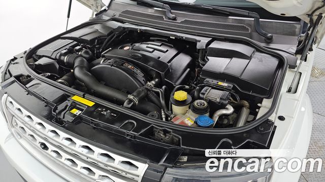 Land Rover Discovery 2014 — photo 6