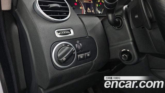 Land Rover Discovery 2014 — photo 15