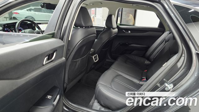 Kia K5 2022 — photo 17