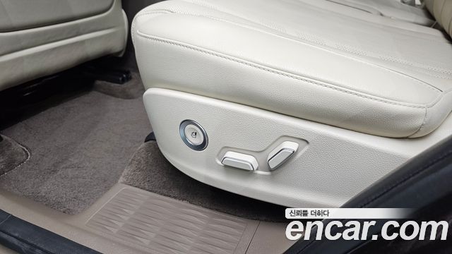 Genesis GV80 2023 — photo 35