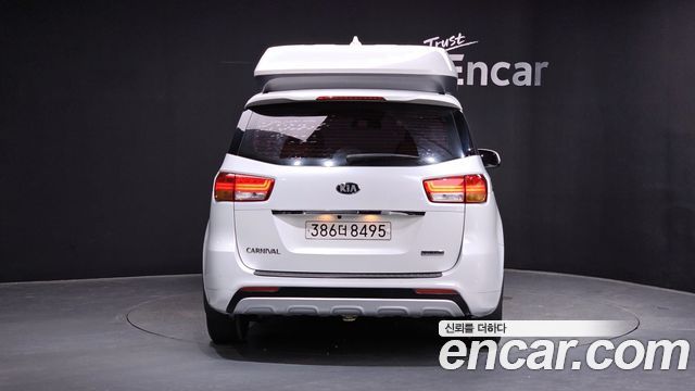 Kia Canival 2017 — photo 4
