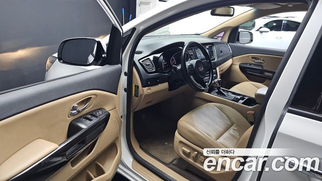 Kia Canival 2017 — photo 10
