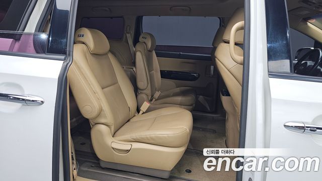 Kia Canival 2017 — photo 11
