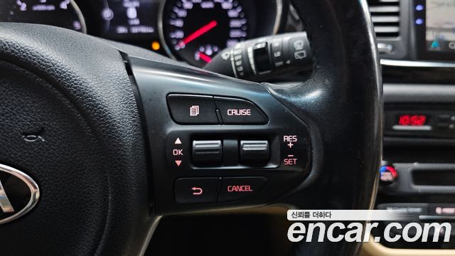 Kia Canival 2017 — photo 16