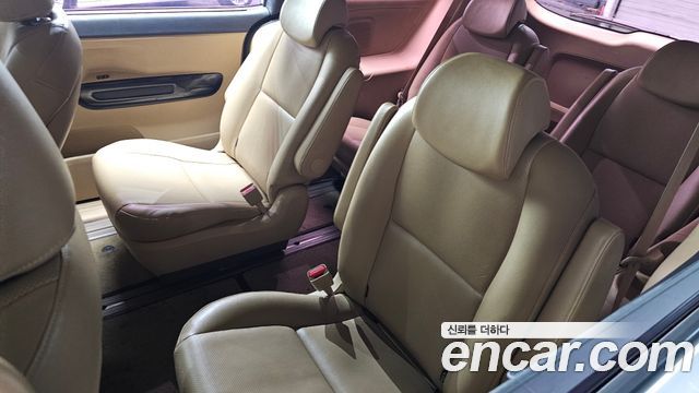 Kia Canival 2017 — photo 19