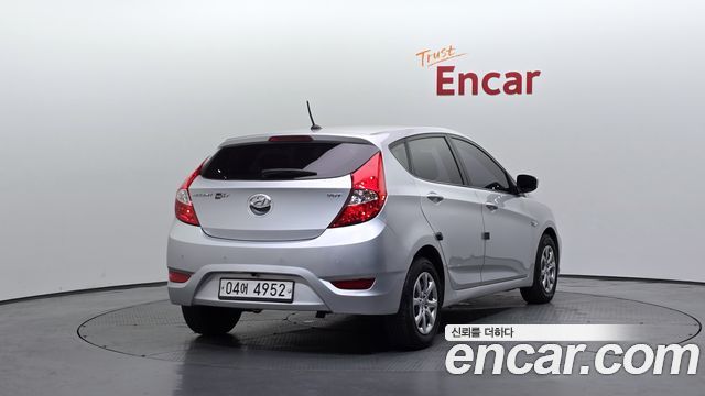 Hyundai Accent 2014 — photo 2