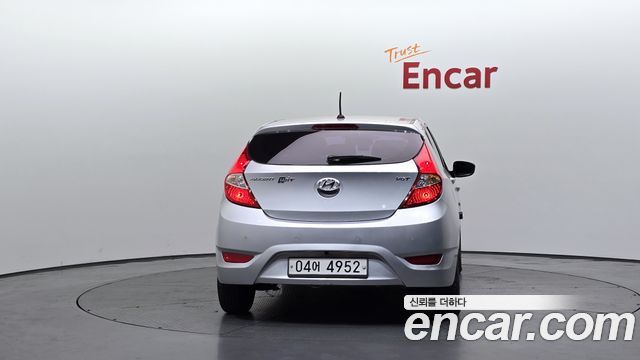 Hyundai Accent 2014 — photo 4