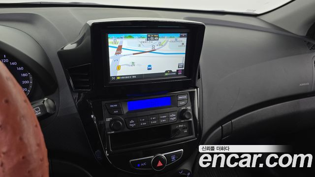 Hyundai Accent 2014 — photo 12