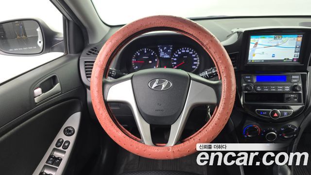 Hyundai Accent 2014 — photo 13