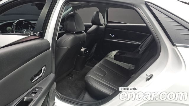 Hyundai AVANTE 2021 — photo 12