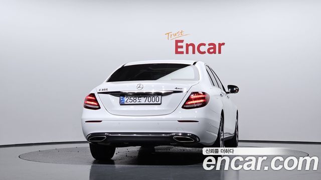Mercedes-Benz E-Class 2017 — photo 4
