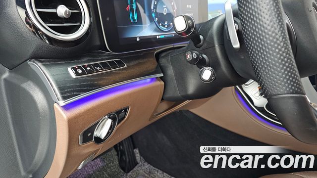 Mercedes-Benz E-Class 2017 — photo 17