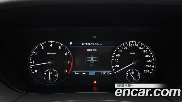 Genesis G90 2019 — photo 8