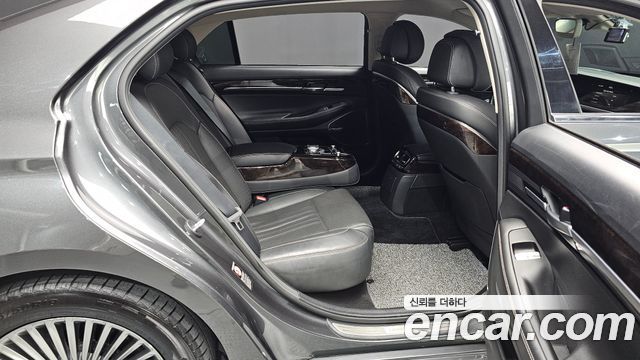 Genesis G90 2019 — photo 11
