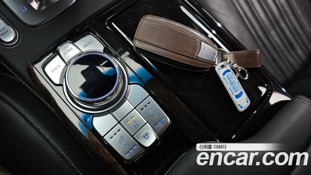 Genesis G90 2019 — photo 15
