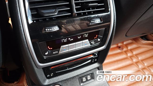BMW X7 2020 — photo 28