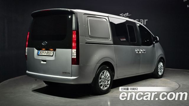 Hyundai Staria 2022 — photo 2