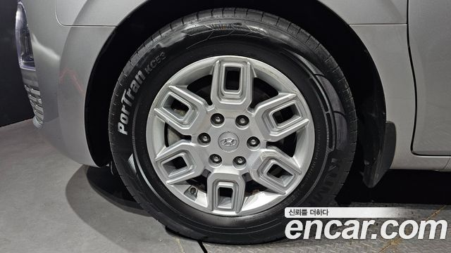 Hyundai Staria 2022 — photo 7