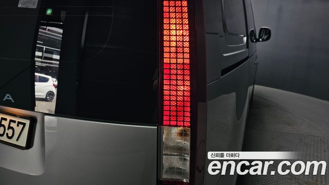 Hyundai Staria 2022 — photo 9