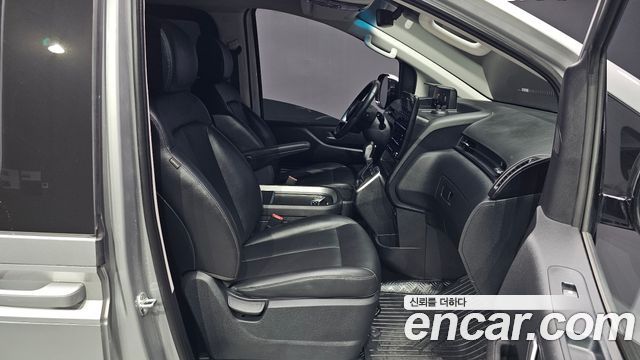 Hyundai Staria 2022 — photo 16