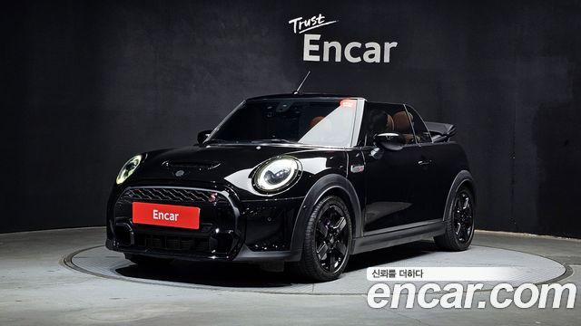Mini Cooper Convertible 2022 — photo 1