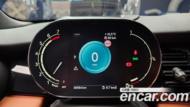 Mini Cooper Convertible 2022 — photo 11