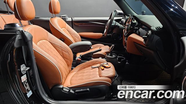 Mini Cooper Convertible 2022 — photo 17