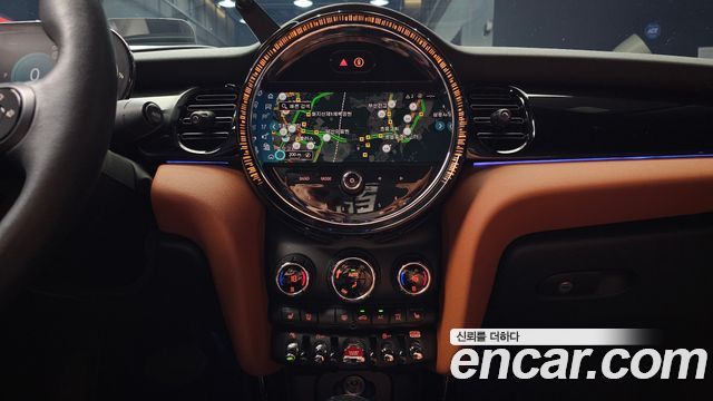 Mini Cooper Convertible 2022 — photo 20