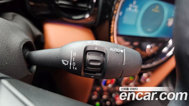Mini Cooper Convertible 2022 — photo 26