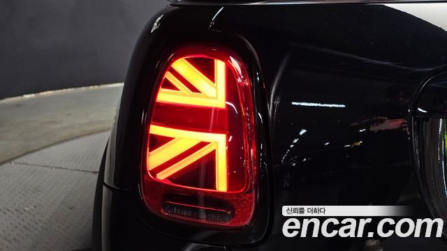 Mini Cooper Convertible 2022 — photo 9