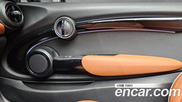 Mini Cooper Convertible 2022 — photo 15