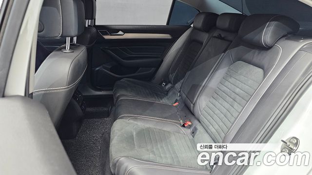 Volkswagen Passat 2022 — photo 18