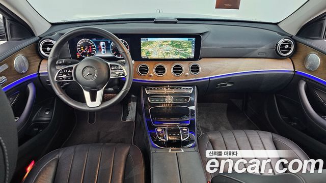 Mercedes-Benz E-Class 2019 — photo 10