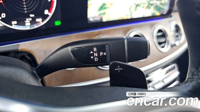 Mercedes-Benz E-Class 2019 — photo 12
