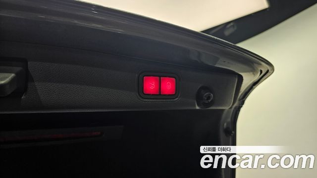 Mercedes-Benz E-Class 2019 — photo 26