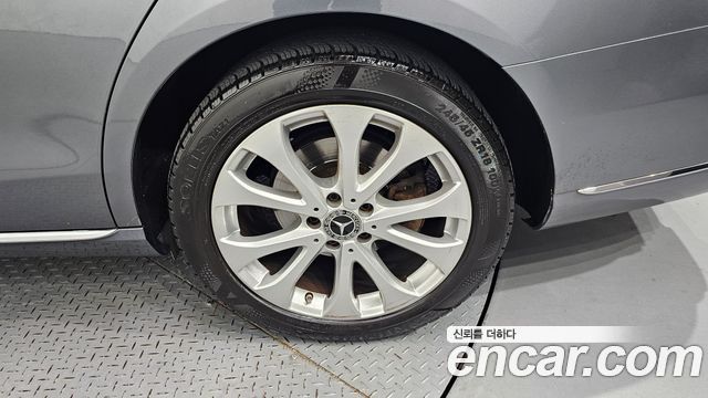 Mercedes-Benz E-Class 2019 — photo 7
