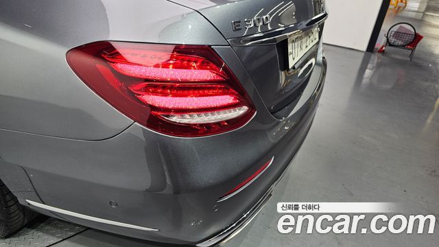 Mercedes-Benz E-Class 2019 — photo 9