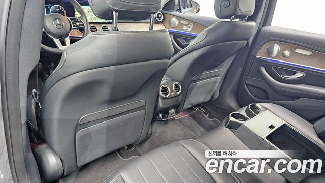 Mercedes-Benz E-Class 2019 — photo 28