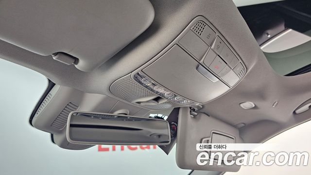 Mercedes-Benz E-Class 2019 — photo 29