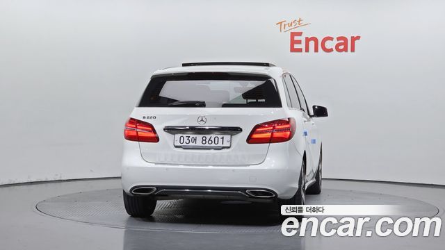 Mercedes-Benz B-Class 2018 — photo 4