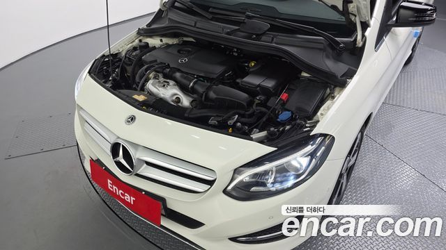 Mercedes-Benz B-Class 2018 — photo 6