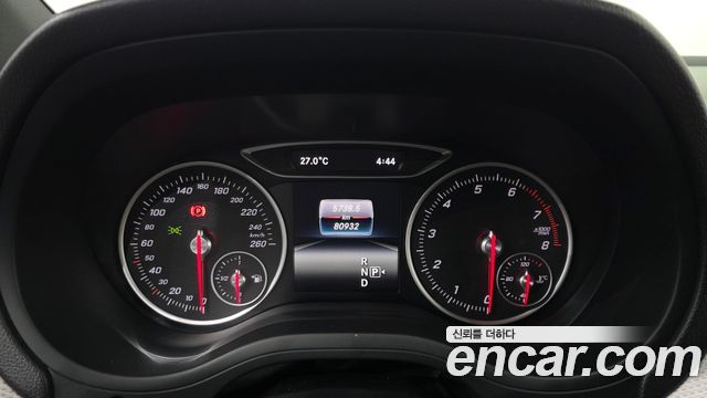 Mercedes-Benz B-Class 2018 — photo 11