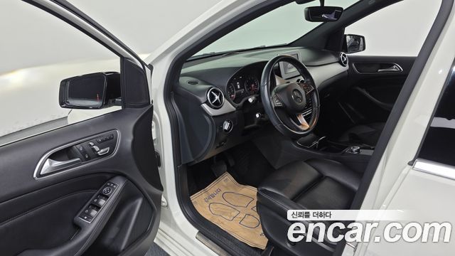 Mercedes-Benz B-Class 2018 — photo 13