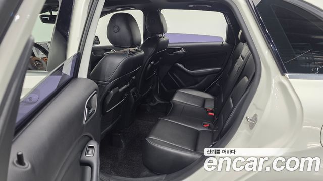 Mercedes-Benz B-Class 2018 — photo 18